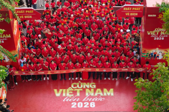 ''Cùng Việt Nam tiến bước'' xác lập Kỷ lục Guinness thế giới với hơn 10 tỉ bước chân